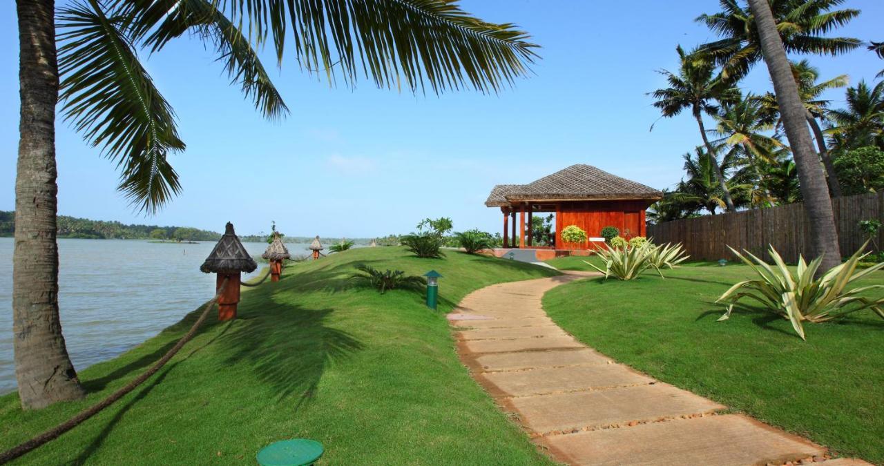 Fragrant Nature Backwater Resort&Ayurveda Spa Kollam Extérieur photo