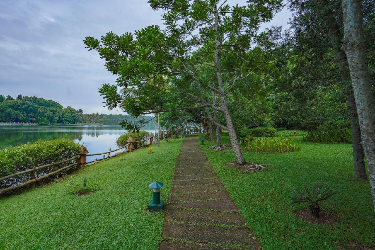 Fragrant Nature Backwater Resort&Ayurveda Spa Kollam Extérieur photo