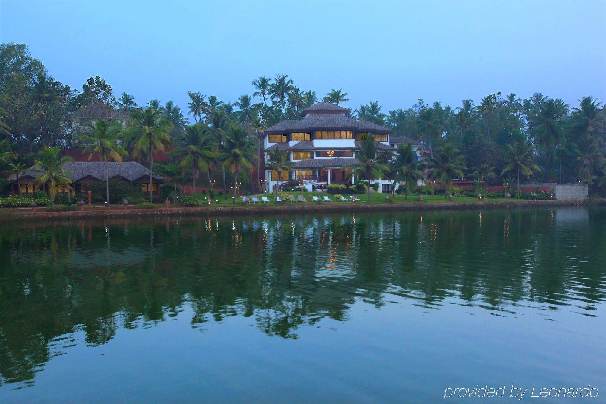 Fragrant Nature Backwater Resort&Ayurveda Spa Kollam Extérieur photo